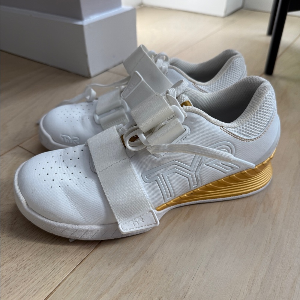 Excellent condition TYR Olympic Lifting Shoes